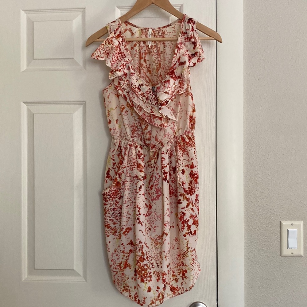 Willow & Clay V-neck ruffled neckline midi dress with pockets